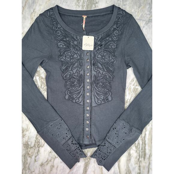 FREE PEOPLE New Womens Embroidered Floral Cut Out Long Sleeve Button Down Top XS - Picture 11 of 11